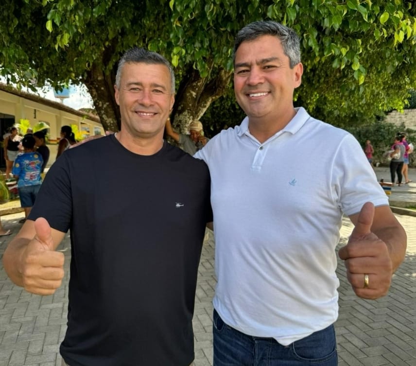 Paulo Farias, abandona a oposição e adere ao grupo de Danniel Godoy para pré candidato a prefeito de Bom Conselho