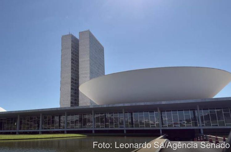 Número de deputados pode aumentar para 527: mais representatividade ou inchaço na máquina pública?