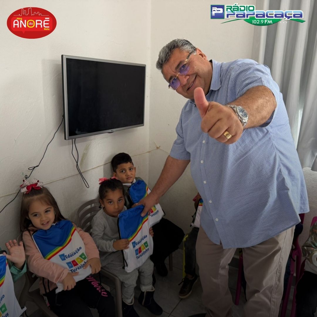 Governo Arnóbio Gomes entrega 1.370 kits escolares aos estudantes de Terezinha.