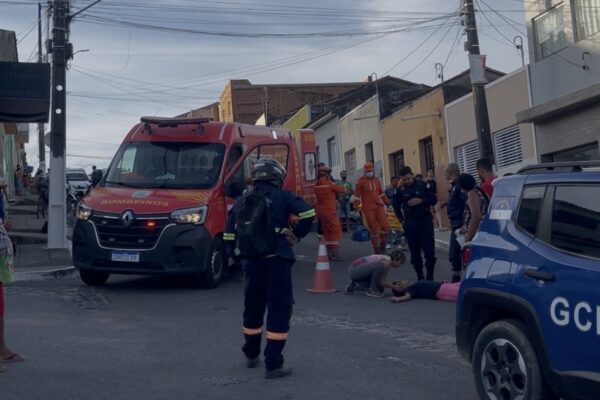 Colisão entre carro e moto deixa adolescente ferida em Bom Conselho