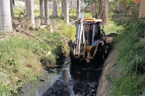 Prefeitura inicia limpeza do Rio Papacacinha após apelo da população
