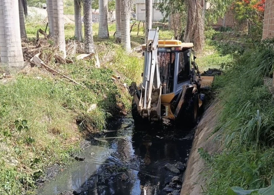 Prefeitura inicia limpeza do Rio Papacacinha após apelo da população