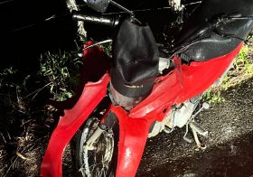Idoso de 77 anos fica ferido após colisão na Curva das Tabocas durante chuva, em Bom Conselho