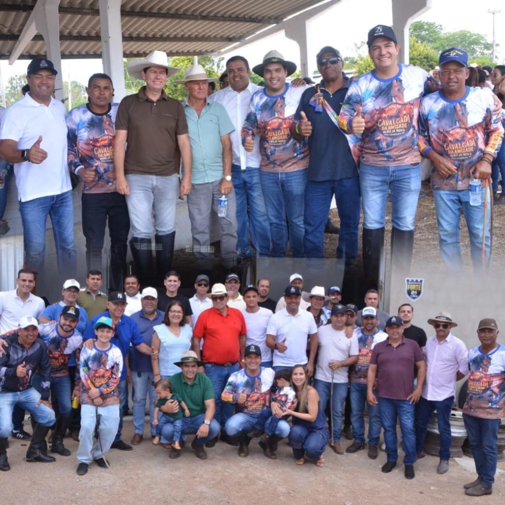 Filho da terra, Dannilo Godoy prestigia a 4ª Cavalgada da Amizade do distrito da Igreja Nova, em Bom Conselho.