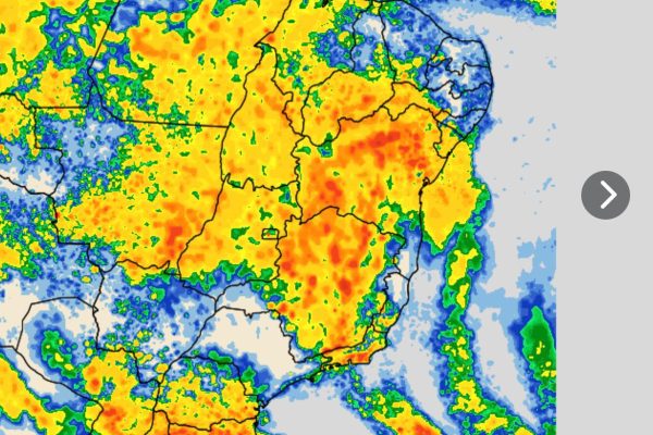 Sexta-feira será de sol e pancadas de chuva; ontem temporal atingiu a região