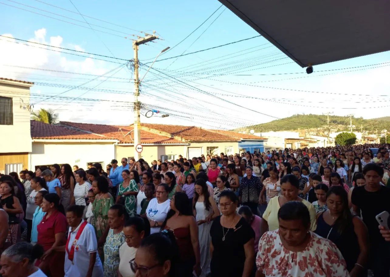 Procissão do Encontro reúne centenas de fiéis em Bom Conselho