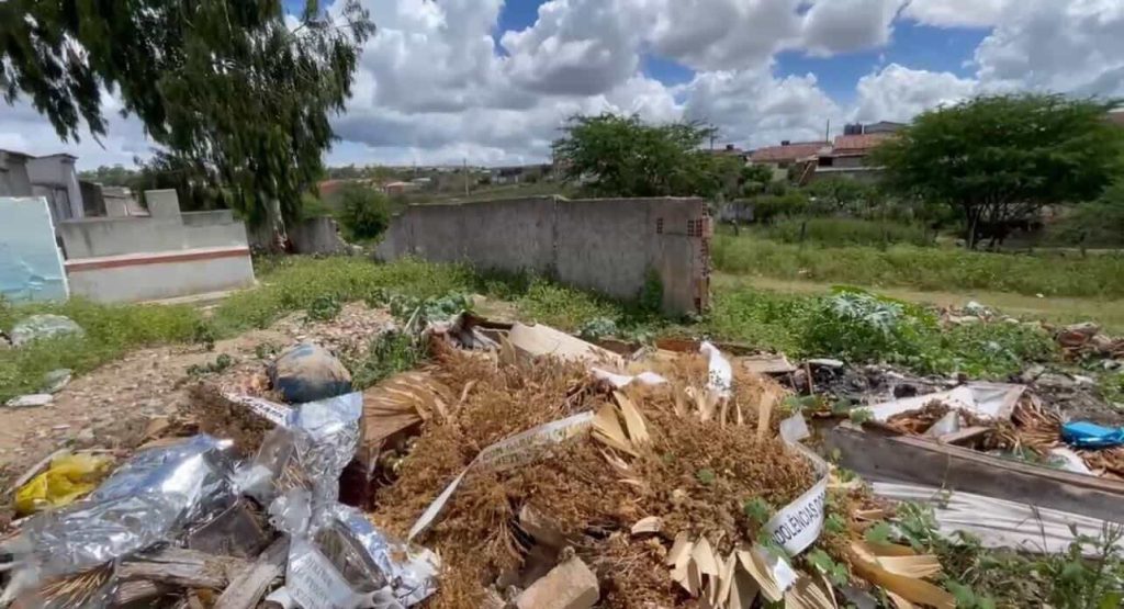 Cemitério Santa Marta em Bom Conselho apresenta problemas estruturais e falta de manutenção