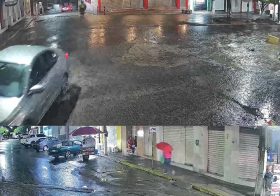 Carro derruba motocicletas no centro de Bom Conselho.