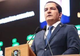 Dannilo Godoy anuncia novos investimentos para Bom Conselho durante entrevista na Rádio Papacaça