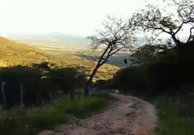 Moradores do Sítio Jacu pedem recuperação de estrada após dificuldades enfrentadas por estudantes