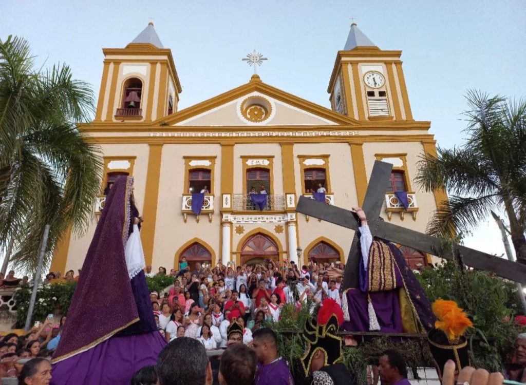 Procissão do Encontro reúne centenas de fiéis em Bom Conselho