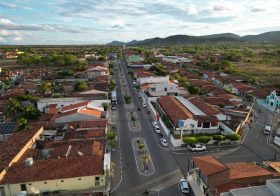 Homem é preso após ameaçar companheira e quebrar objetos dentro de casa em Minador do Negrão