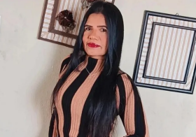CARRO ATINGE MOTOCICLETA PELA TRASEIRA E MULHER MORRE NA BR-423, EM PARANATAMA