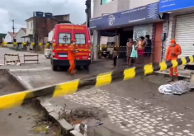 HOMEM PASSA MAL E CAI NO MEIO DA RUA EM BOM CONSELHO; ÓBITO É CONSTATADO PELO CORPO DE BOMBEIROS