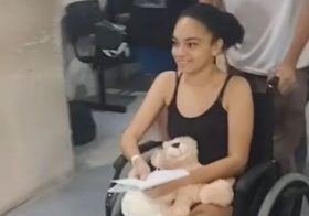 JOVEM MORDIDA POR TUBARÃO EM BOA VIAGEM RECEBE ALTA DO HOSPITAL DA RESTAURAÇÃO