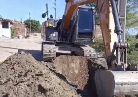 PREFEITURA DE BOM CONSELHO INICIA OBRAS DE SANEAMENTO BÁSICO NO CALAZANS, PRIMEIRA ETAPA PARA A PAVIMENTAÇÃO DA VIA